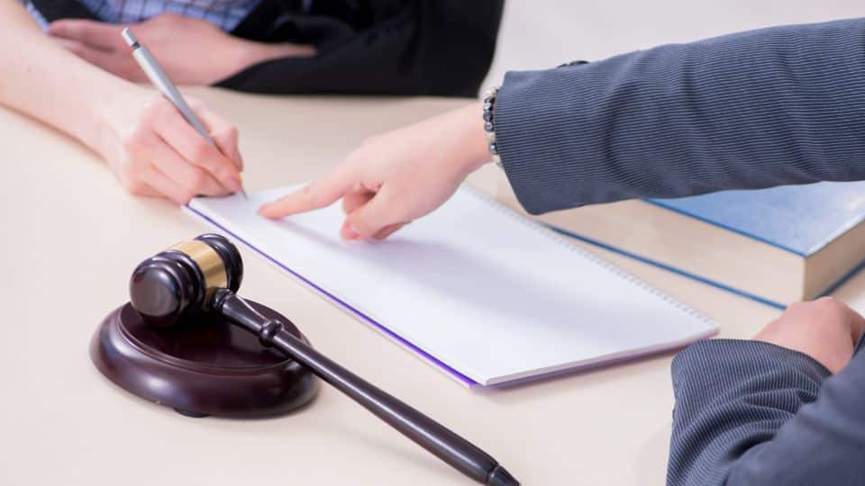 תאונת רכב בדרך לעבודה – יש לכם עדים?