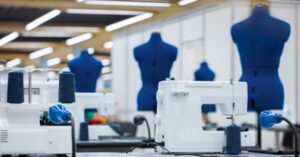 השפעת טכנולוגיות חדשות על תהליכי ייצור בגדים